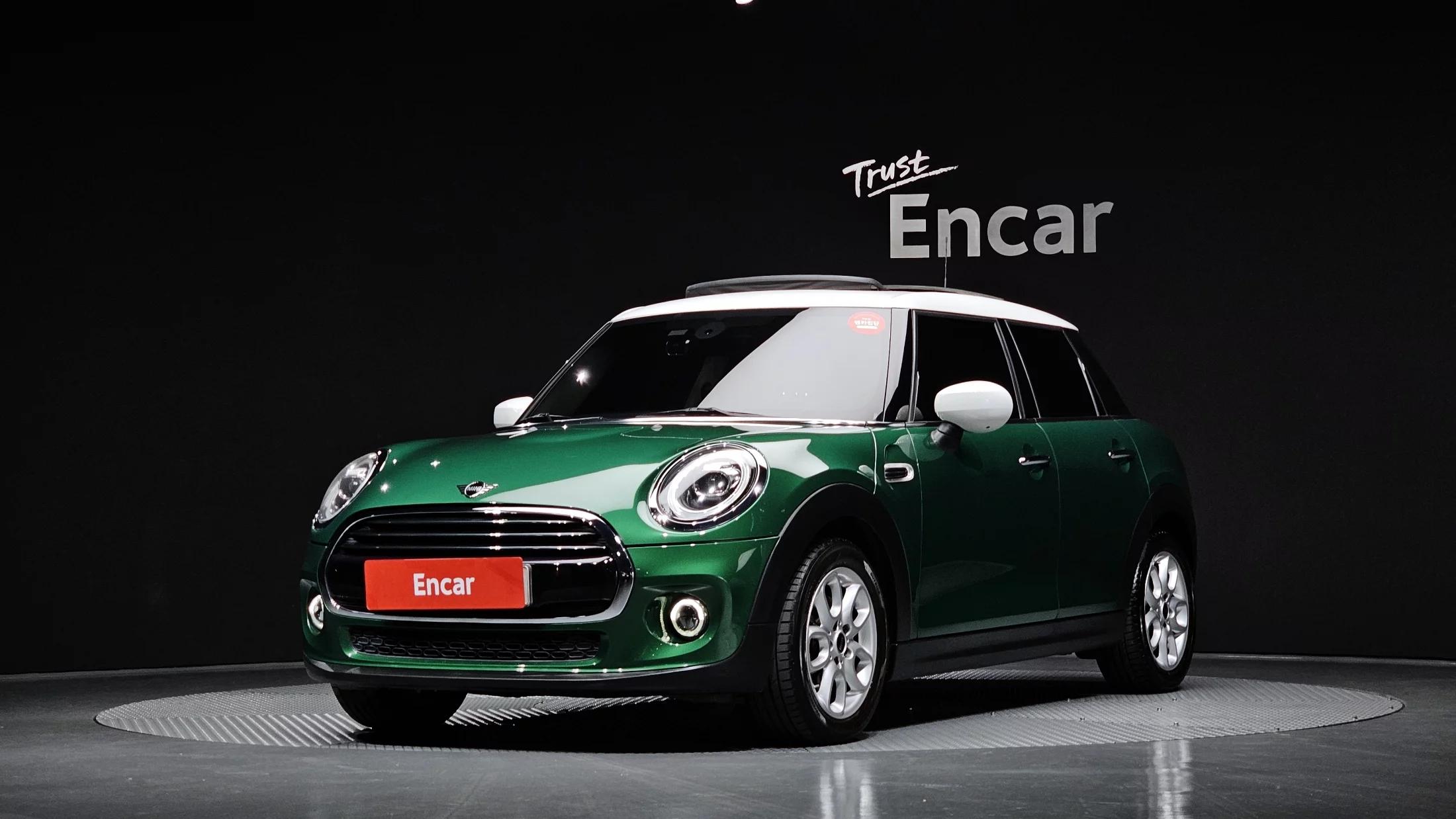MINI Cooper 5Door HIGH 3rd, 2021 г. 34933 км.