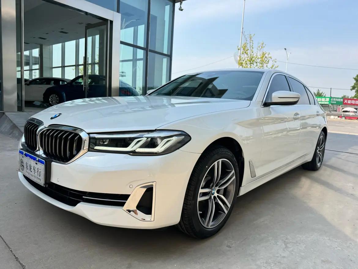 BMW 5 Series 2022 г. 27105 км.