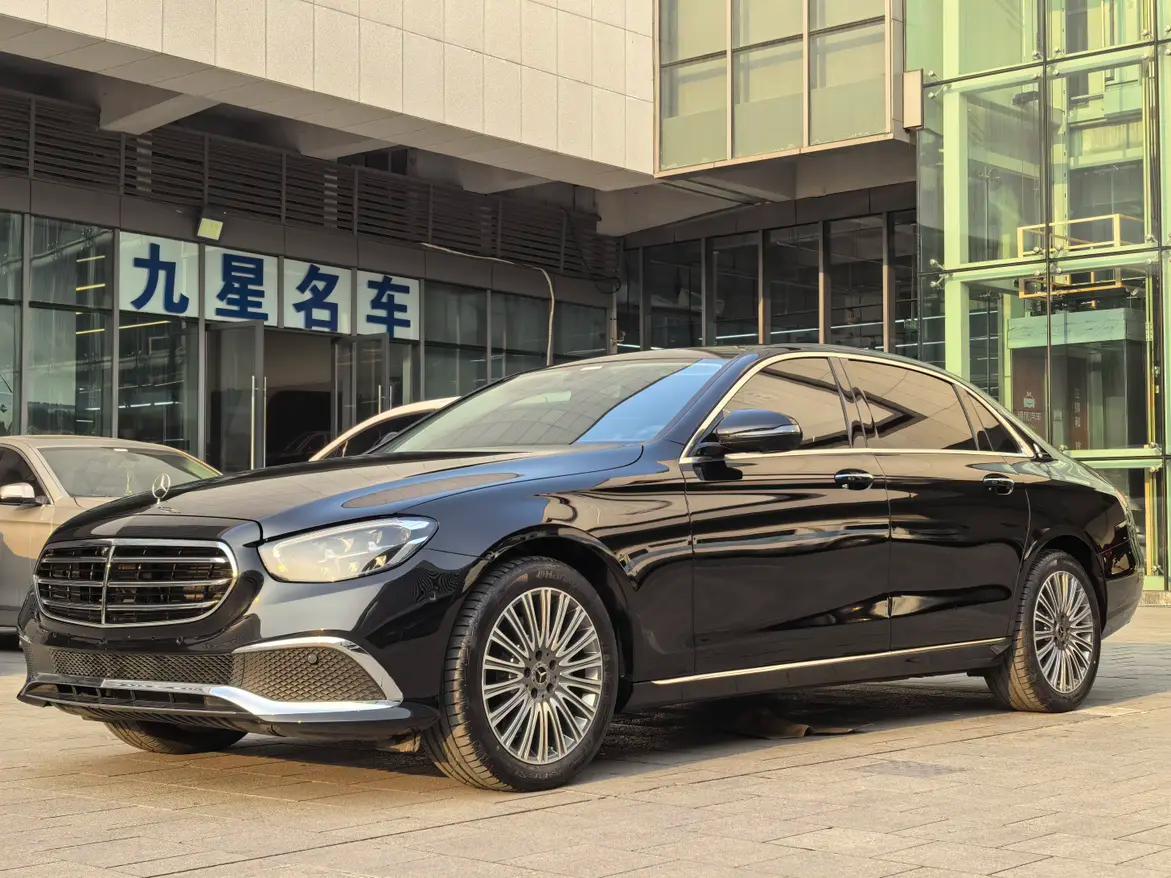 Mercedes-Benz E-Class 2023 г. 7042 км.