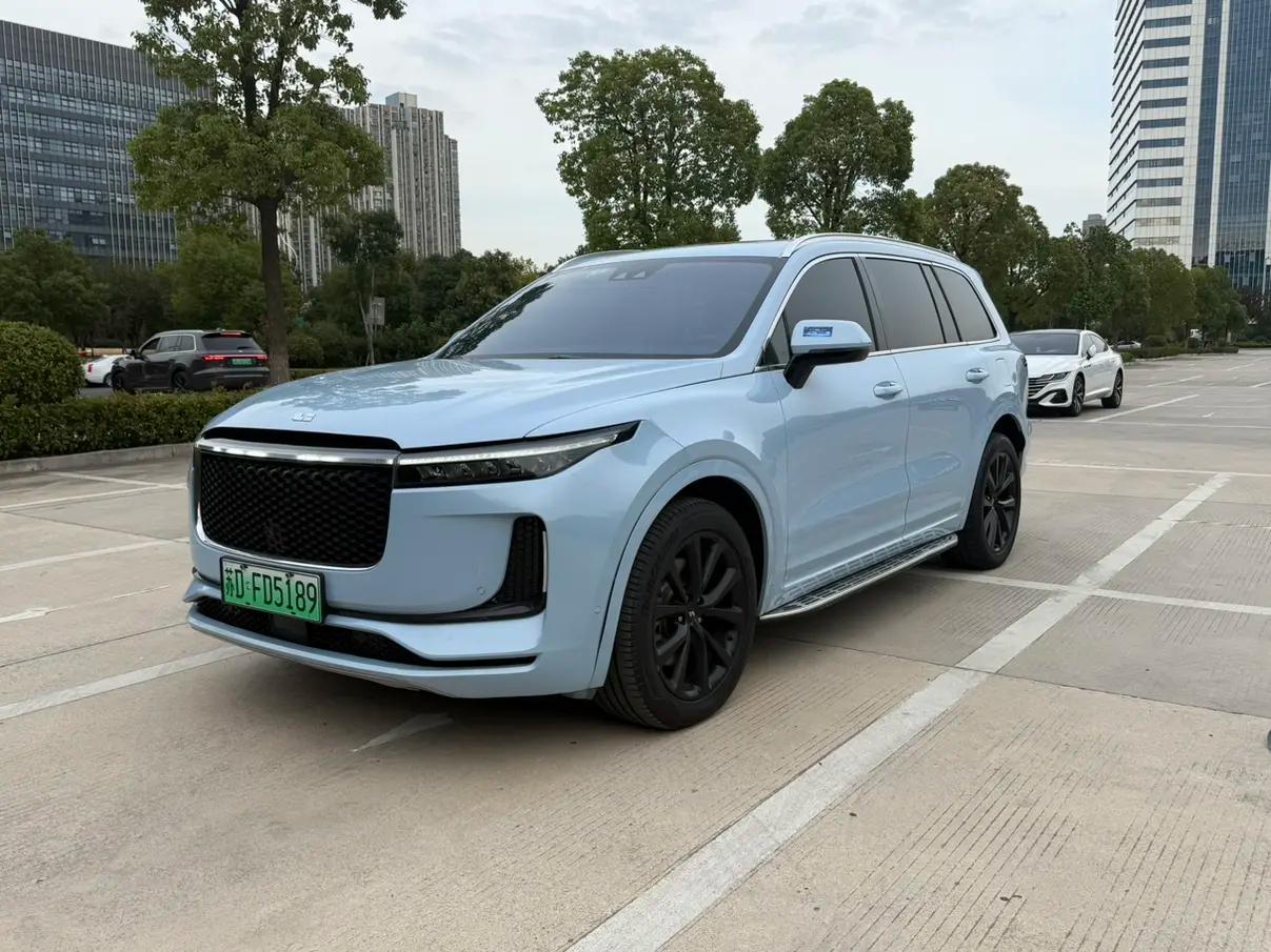 Lixiang ONE 2021 г. 99029 км.