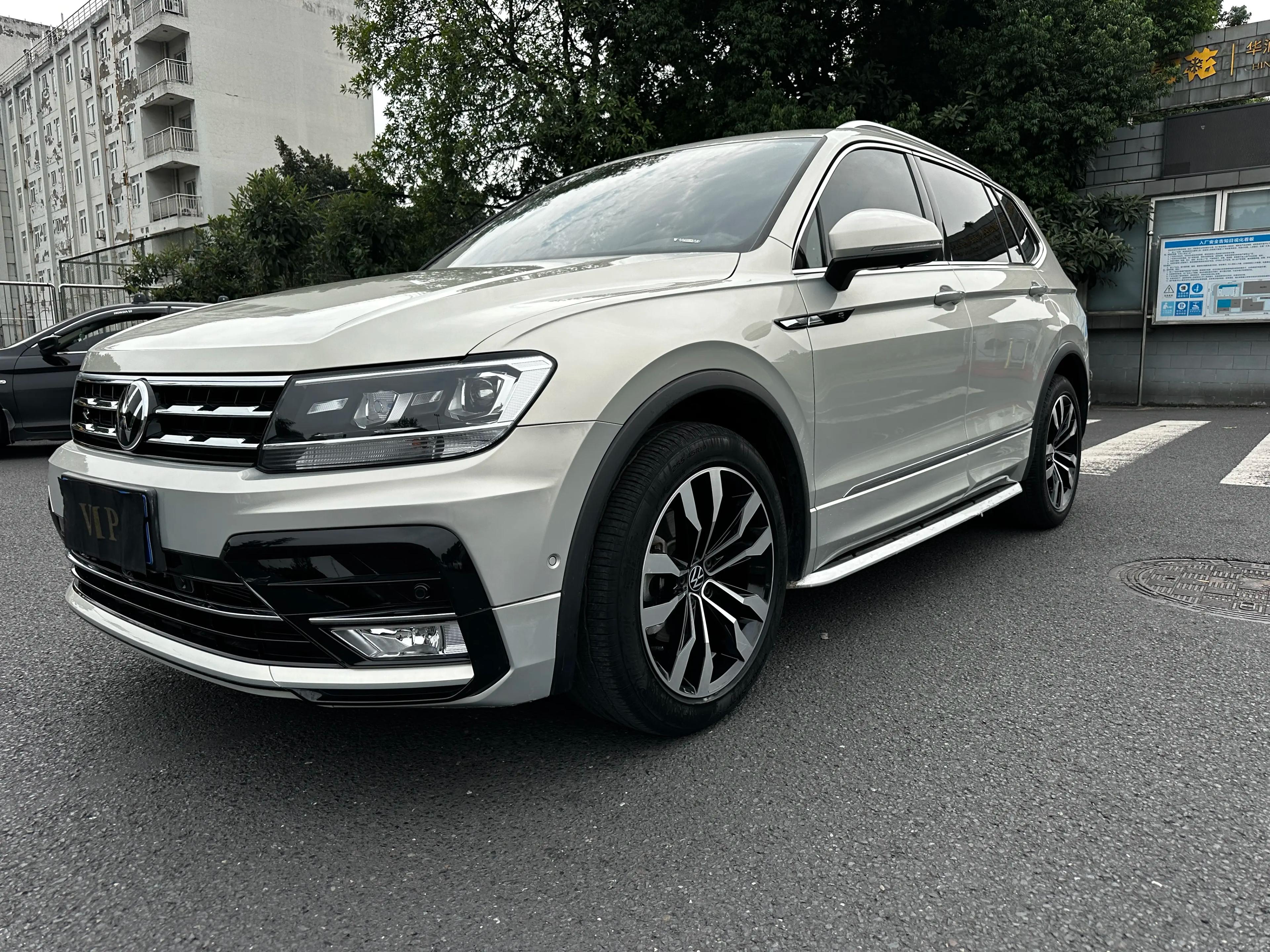 Volkswagen Tiguan L 2021 г. 12716 км.