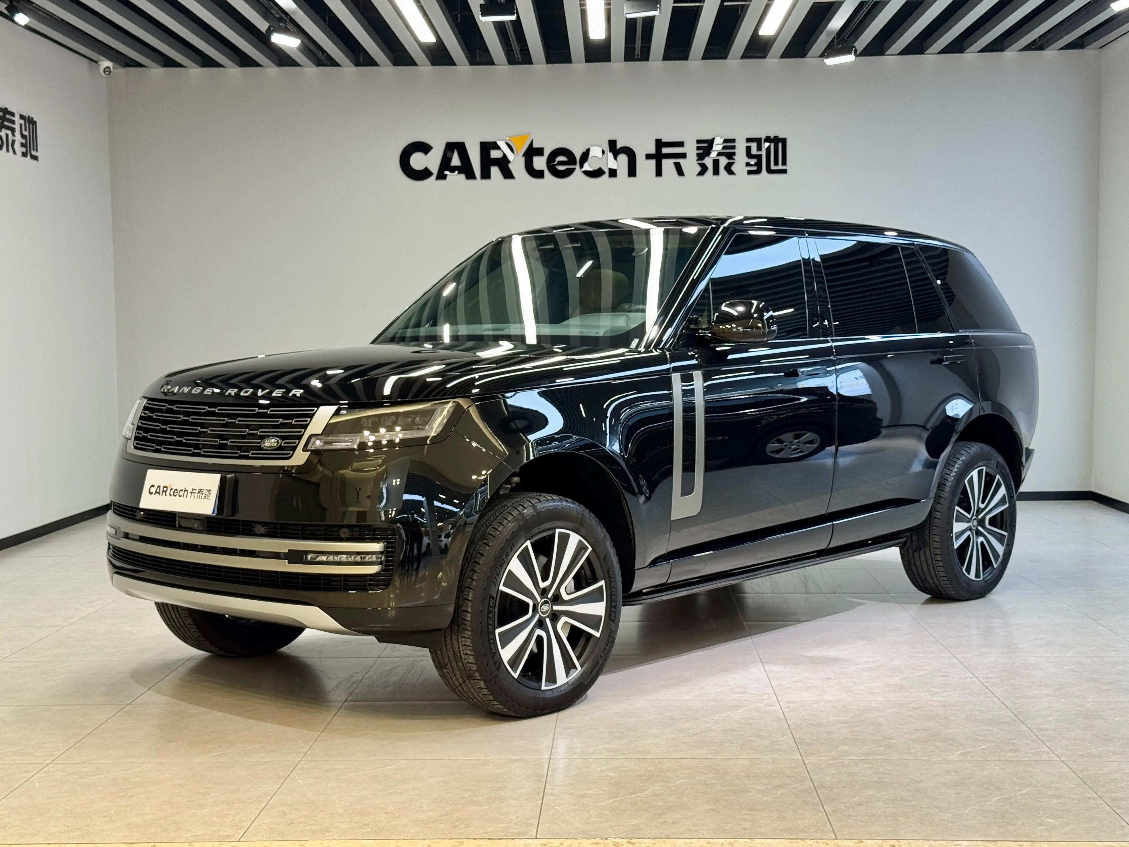 Land Rover Range rover 2024 г. 33127 км.