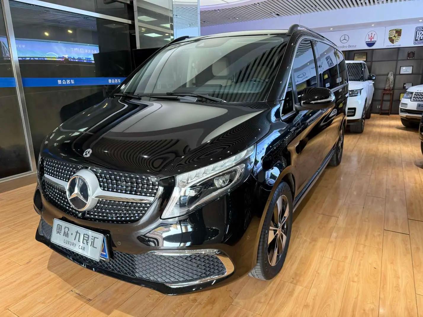 Mercedes-Benz Mercedes Benz V Class 2023 г. 19036 км.