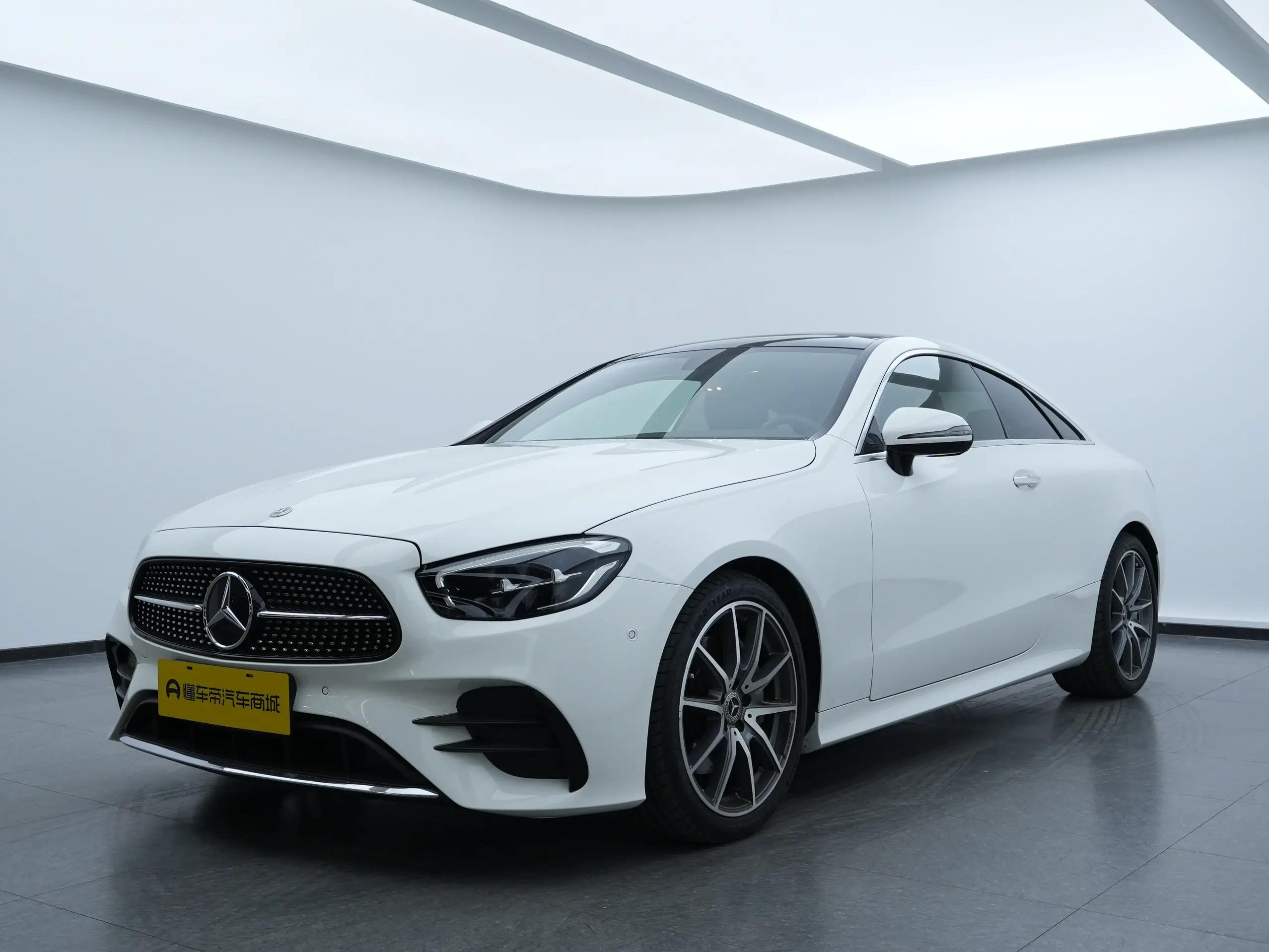 Mercedes-Benz E-Class 2022 г. 27286 км.