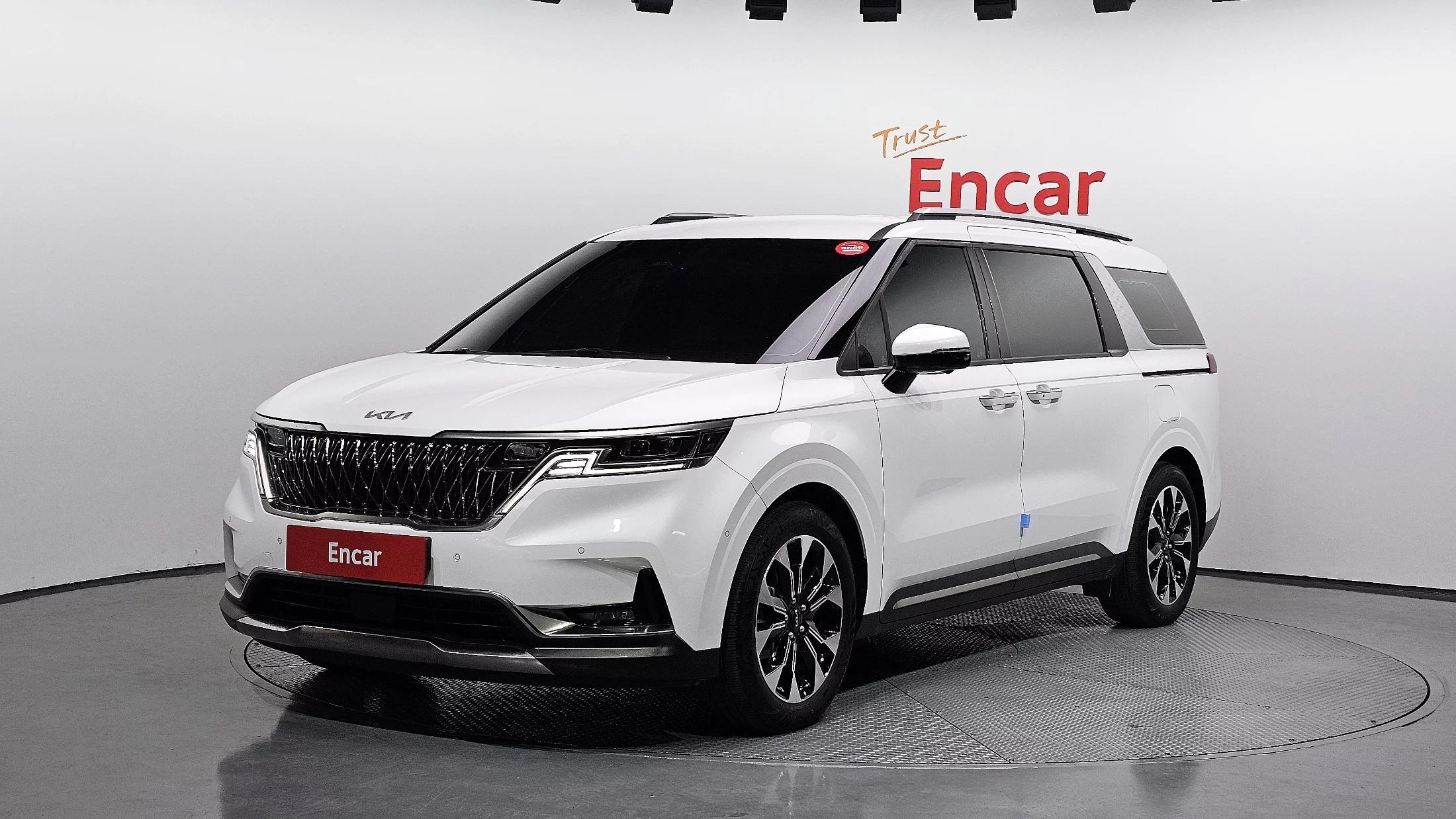 Kia Carnival 7-Seater Signature, 2023 г. 40203 км.