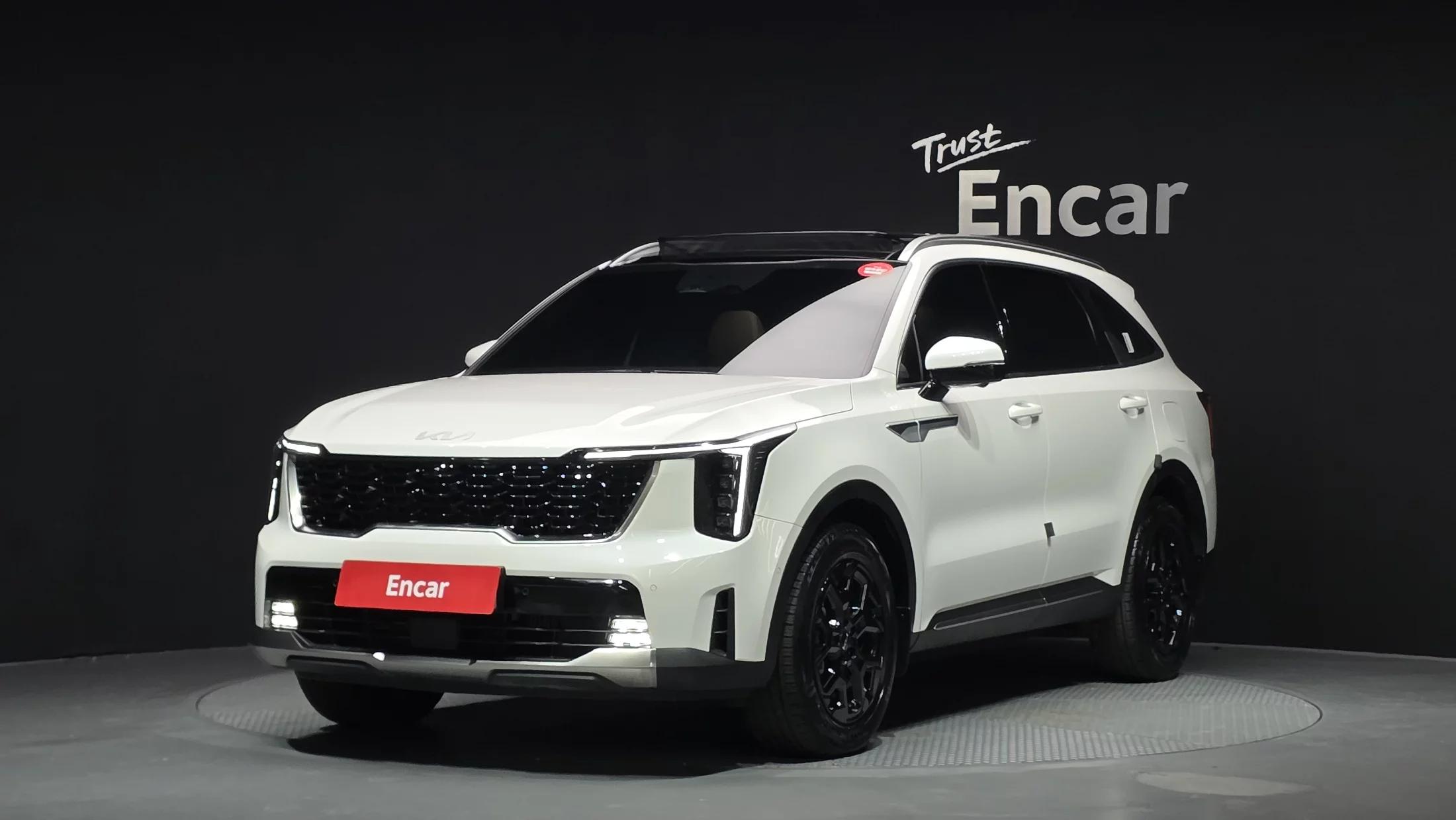 Kia Sorento HEV 1.6 2WD Signature, гибрид, 2023 г. 22744 км.