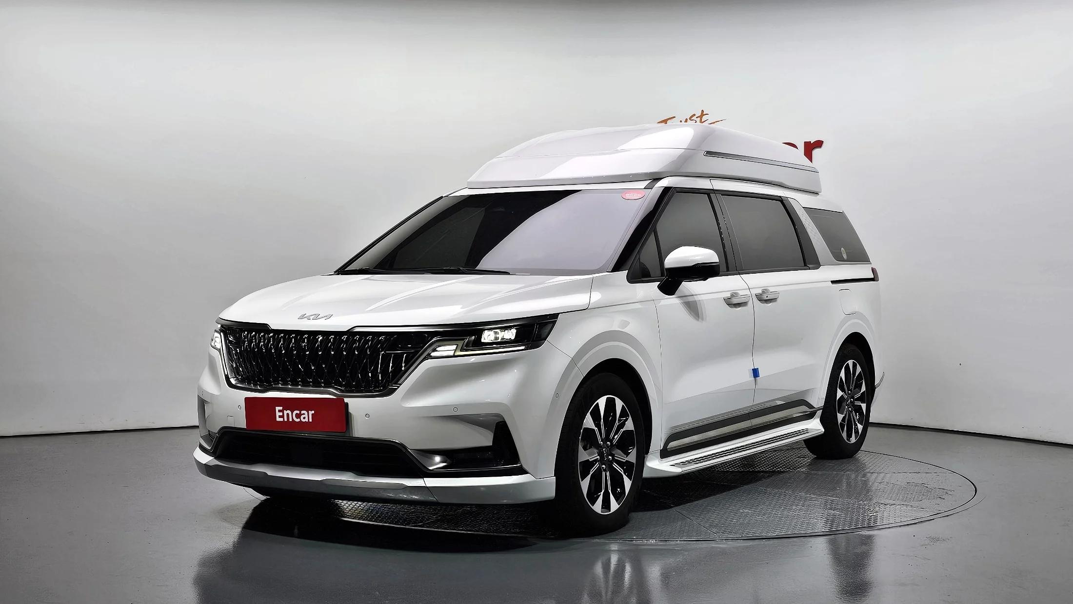 Kia Carnival Gasoline 9-Seater Hi-Limousine Signature, 2023 г. 40979 км.