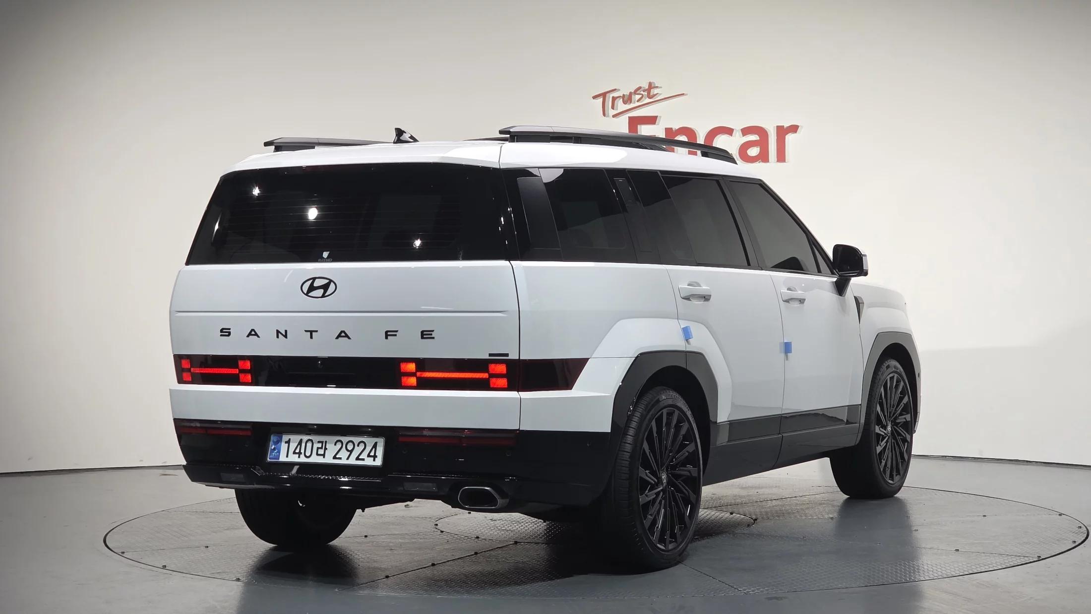 Hyundai Santa Fe Gasoline 2.5T 4WD Calligraphy, 2023 г. 19550 км.