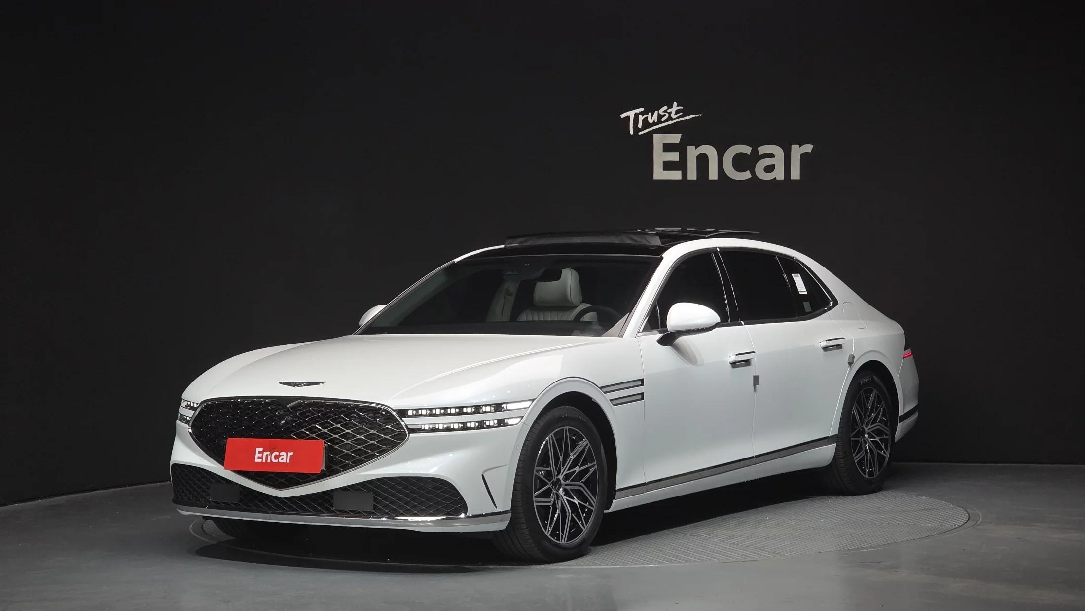 Genesis G90 Gasoline 3.5 Turbo AWD, 2022 г. 39307 км.