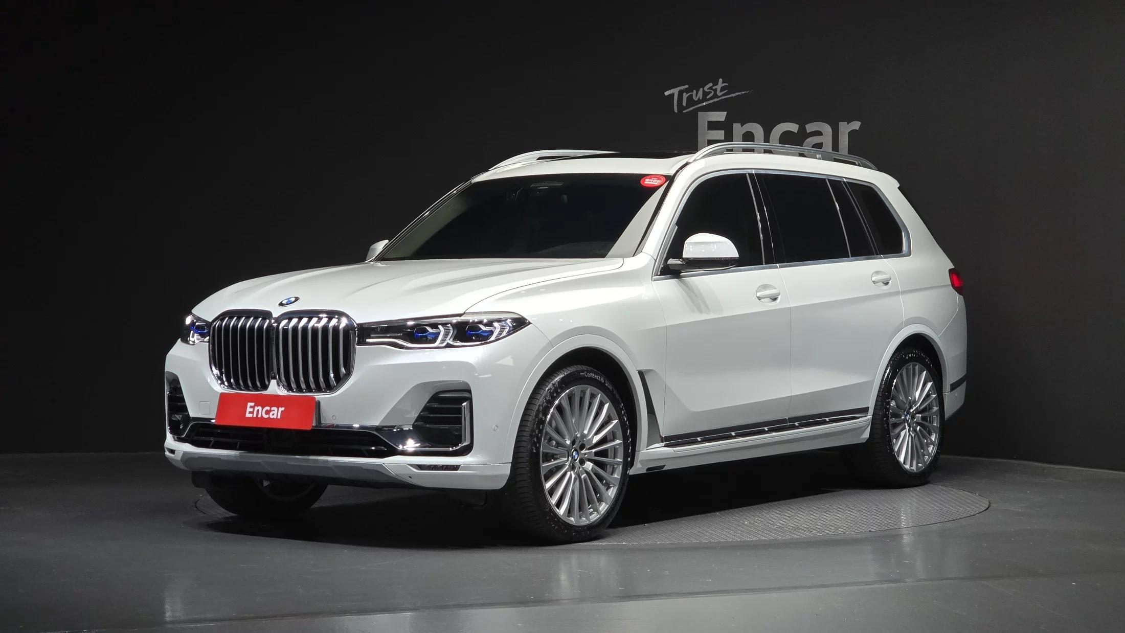 BMW X7 xDrive 40i Design Pure Excellence 7-Seater, 2022 г. 15915 км.