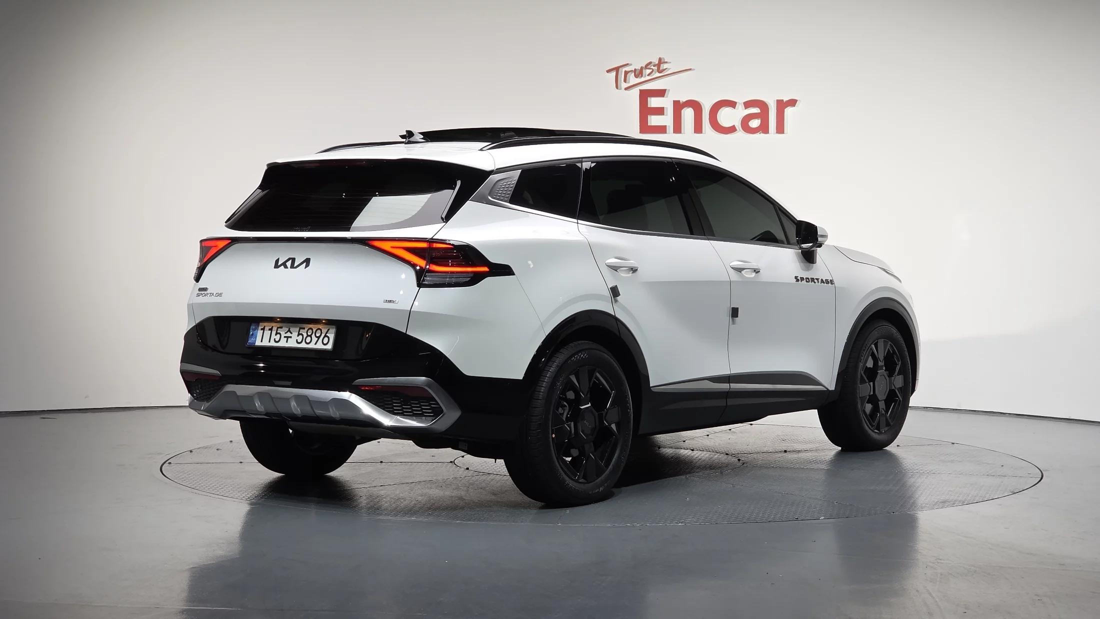Kia Sportage Signature 2WD, гибрид, 2021 г. 111782 км.