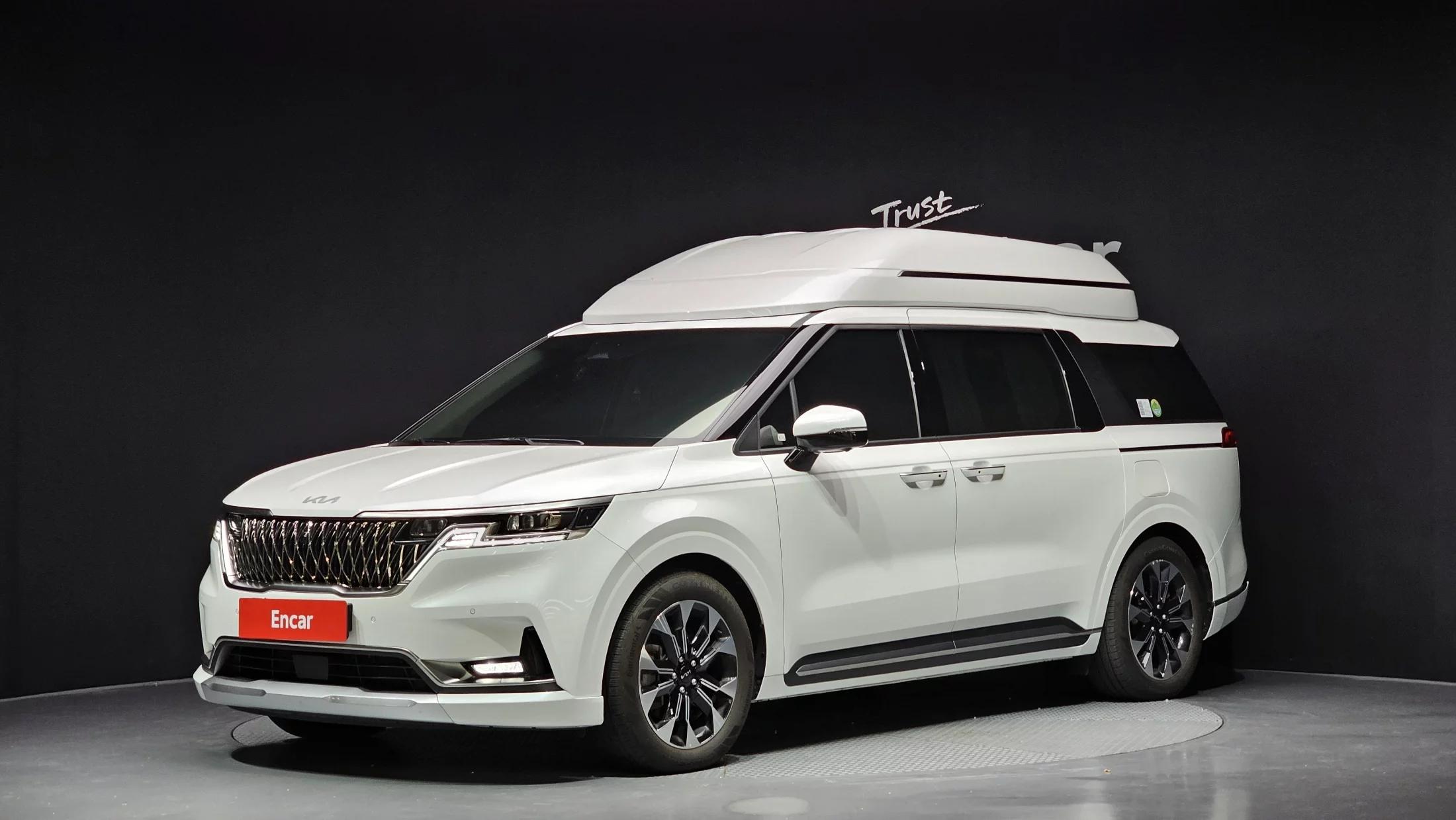 Kia Carnival Gasoline 4-Seater Hi-Limousine Signature, 2023 г. 16091 км.