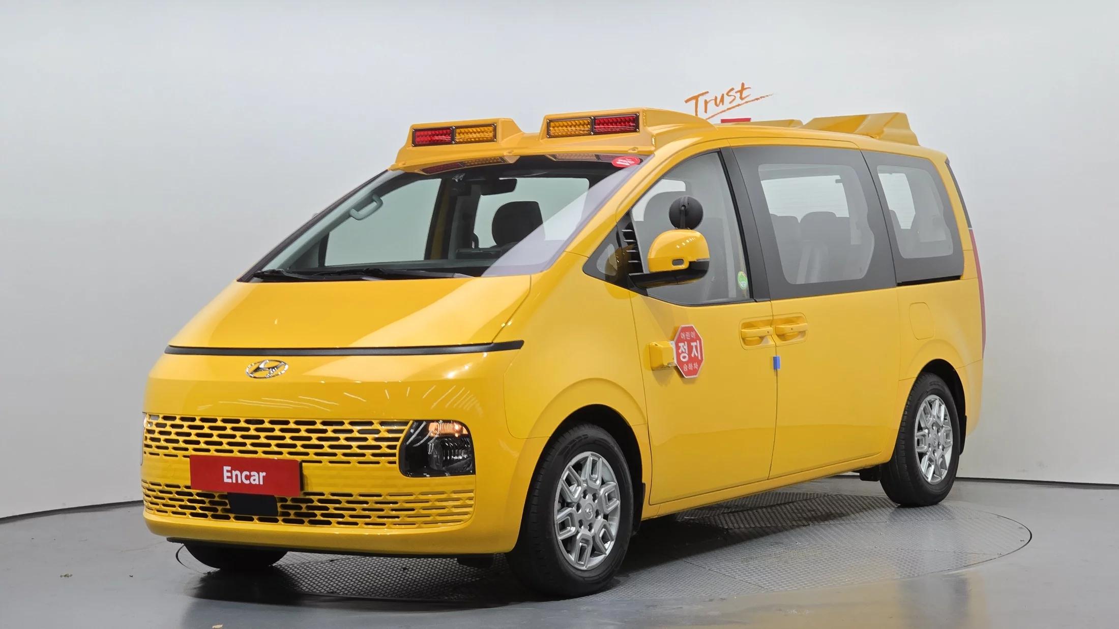 Hyundai Staria L3.5 어린이보호차 11-Seater, 2023 г. 10114 км.