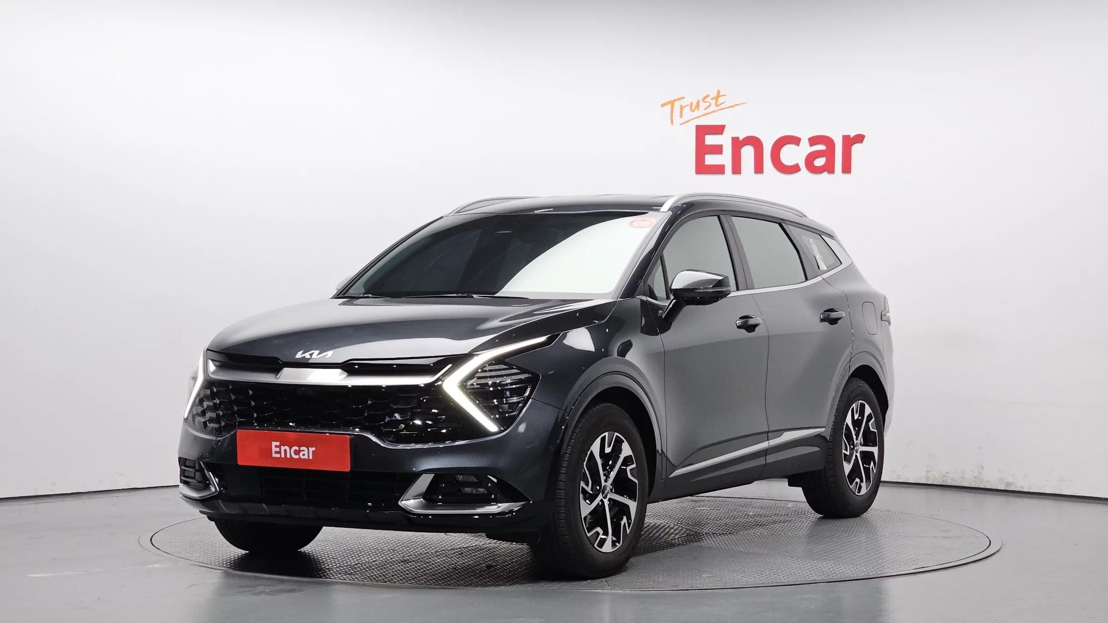 Kia Sportage Signature 2WD, гибрид, 2024 г. 14033 км.