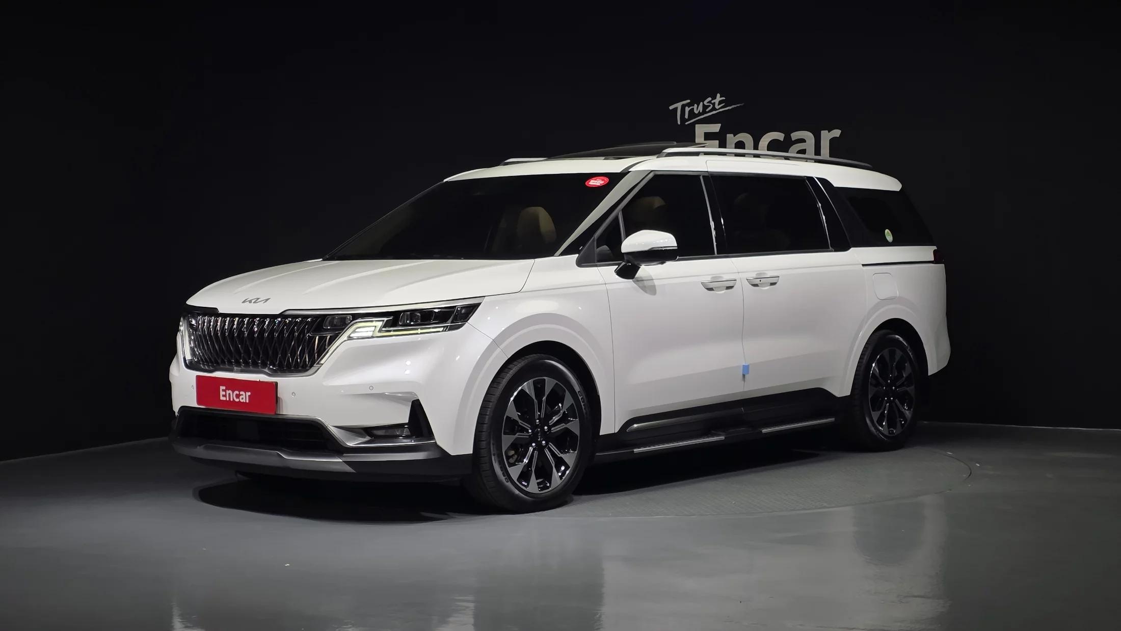 Kia Carnival 9-Seater Signature, 2022 г. 127325 км.