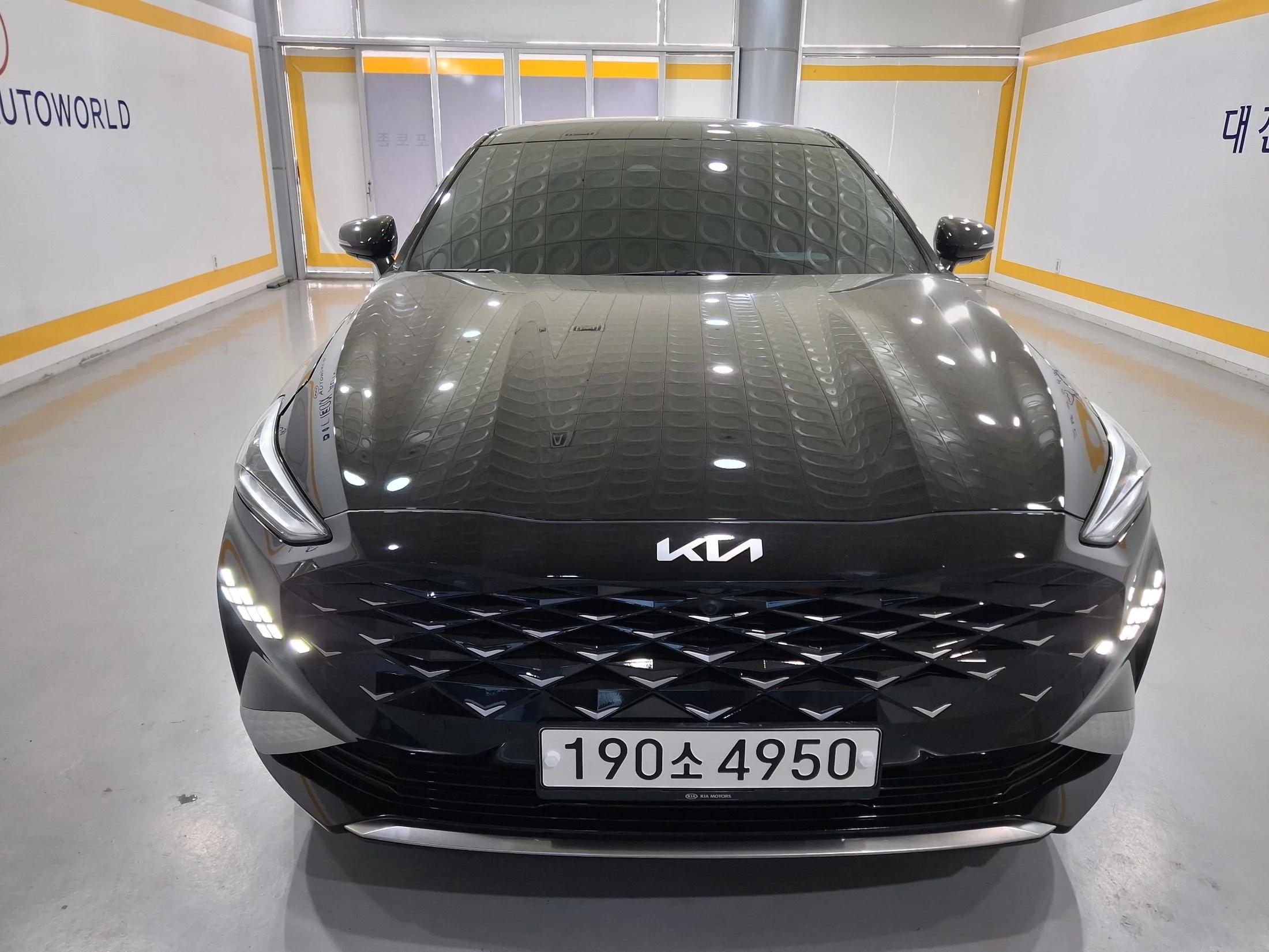 Kia K8 2.5 Gasoline 2WD Noblesse, 2021 г. 24927 км.