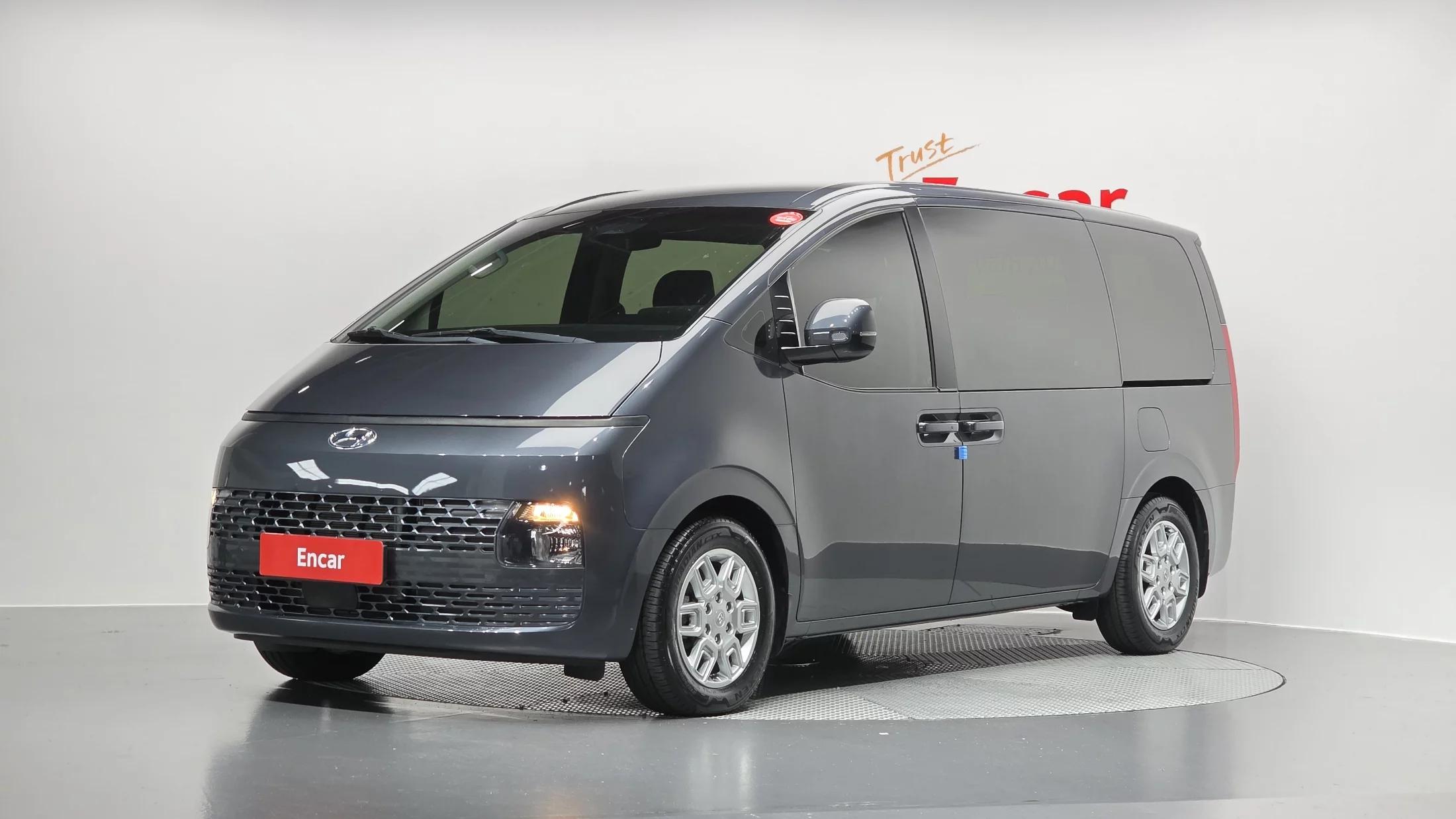 Hyundai Staria 4WD Tourer 11-Seater Modern, 2022 г. 3764 км.