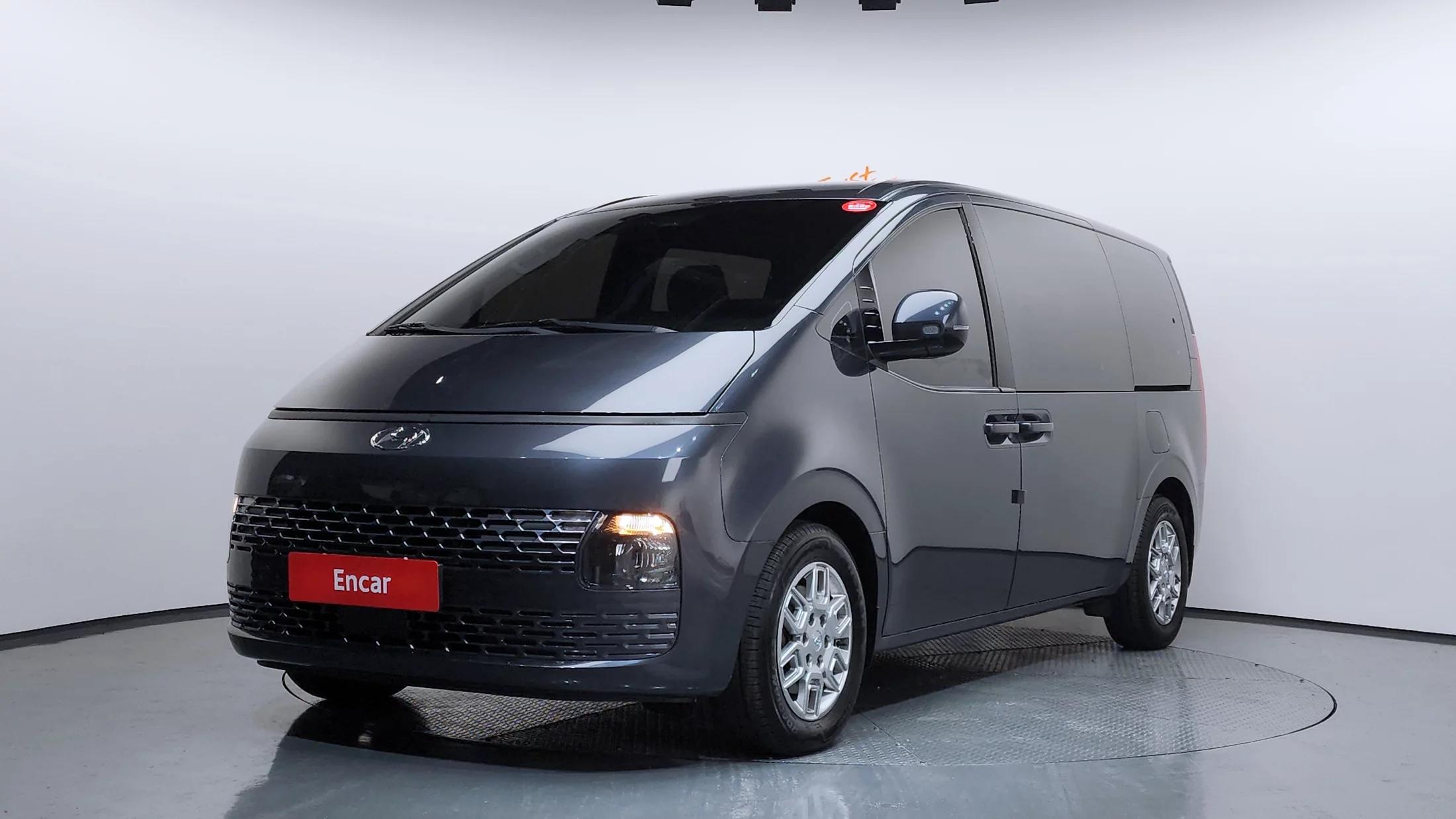 Hyundai Staria Tourer 9-Seater Modern, 2021 г. 91563 км.