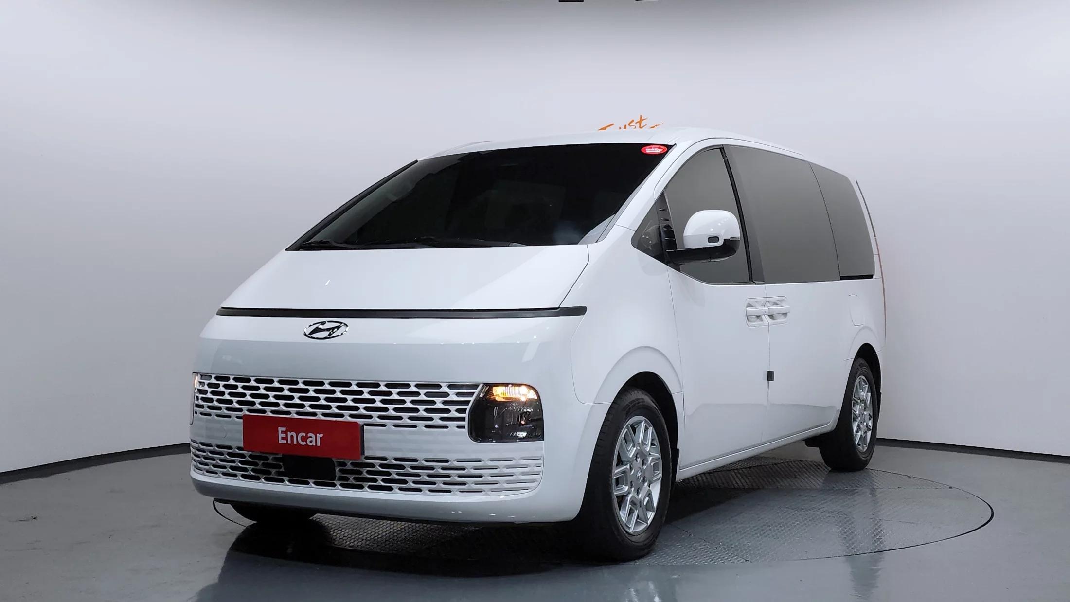 Hyundai Staria 4WD Tourer 9-Seater Modern, 2022 г. 75259 км.