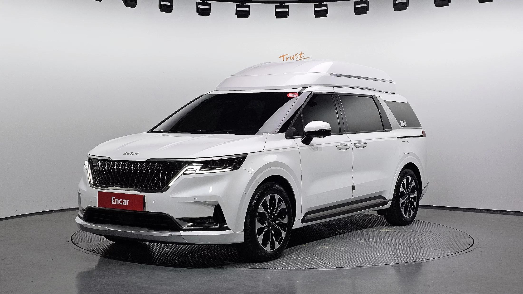 Kia Carnival Gasoline 7-Seater Hi-Limousine Signature, 2023 г. 34479 км.