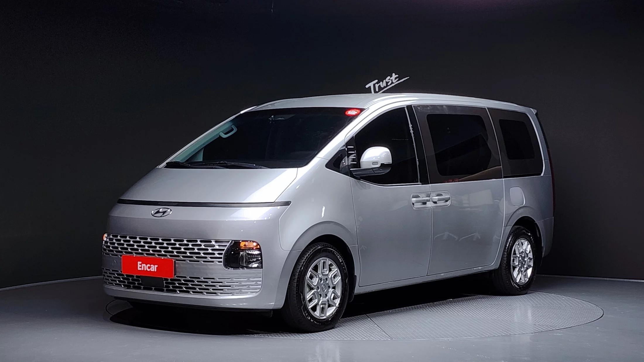 Hyundai Staria Cargo 5-Seater Modern, 2022 г. 37064 км.