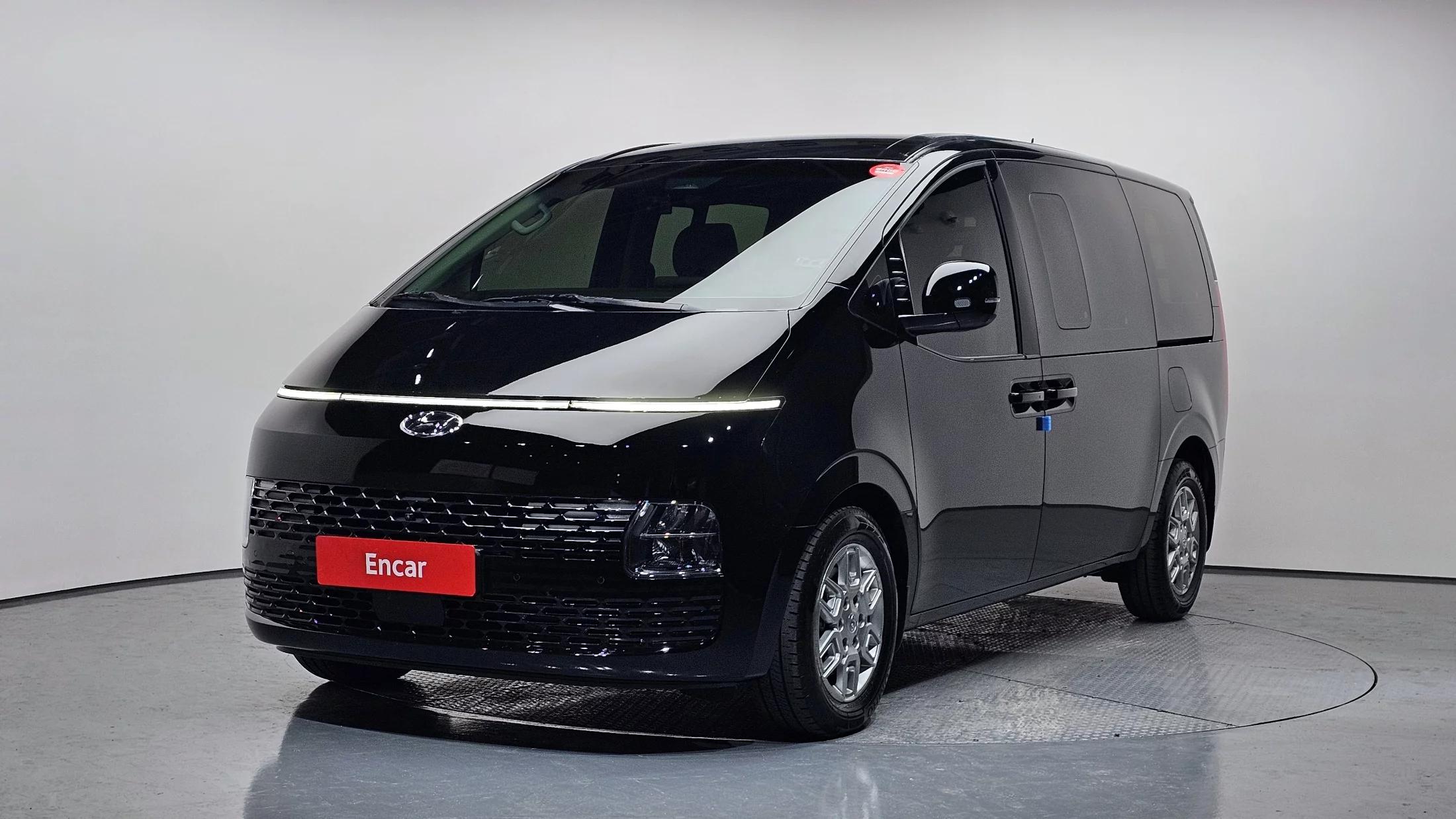 Hyundai Staria L3.5 Cargo 5-Seater Modern, 2024 г. 25937 км.