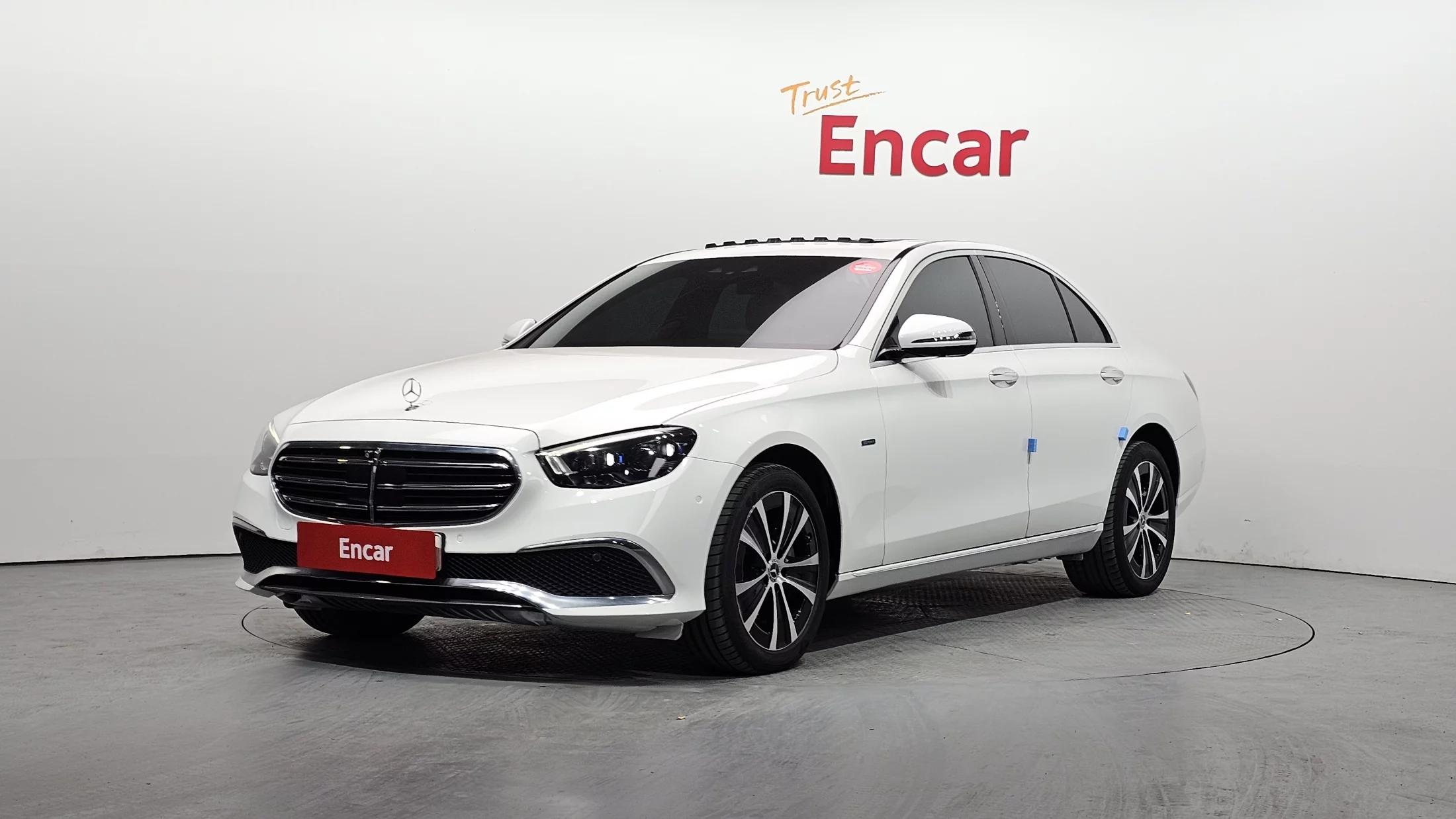 Mercedes-Benz E-Class E300e 4MATIC Exclusive, гибрид, 2021 г. 33444 км.